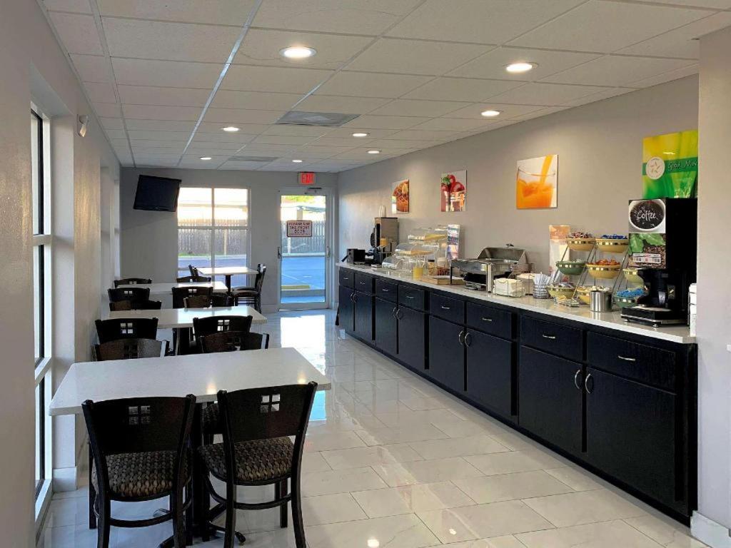 Quality Inn & Suites Near Panama City Beach Eksteriør bilde
